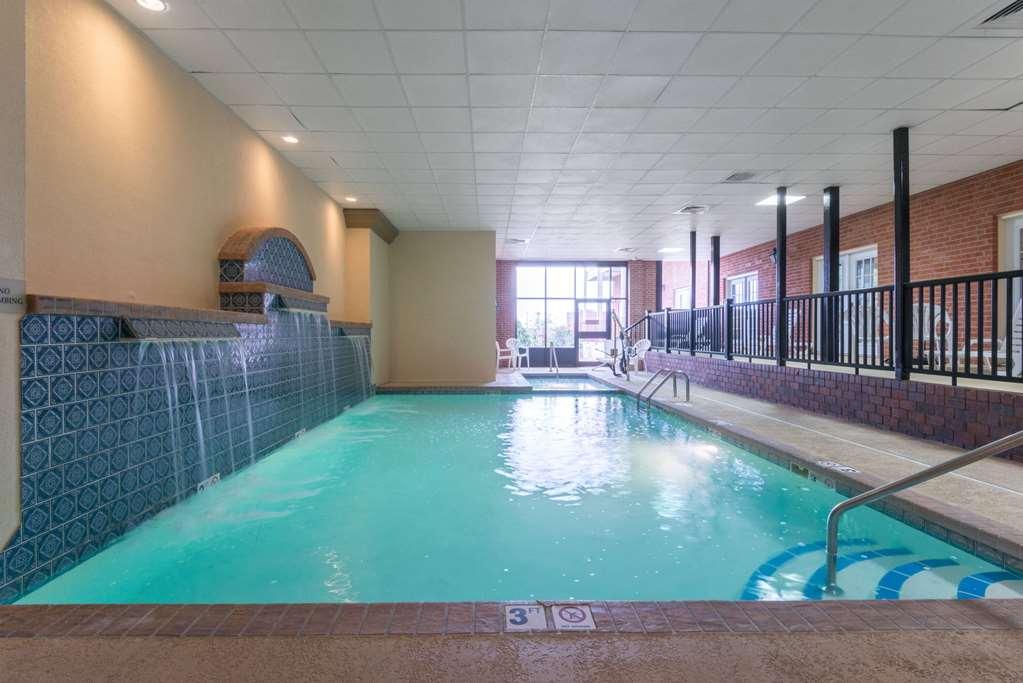 Ramada By Wyndham Topeka Downtown Hotel & Convention Center Удобства фото